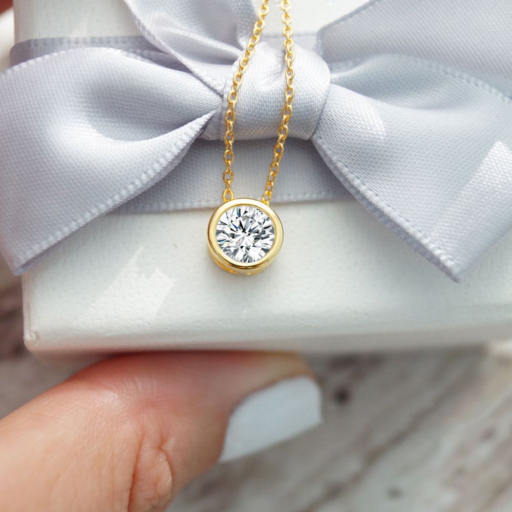 Solene Pendant Necklace