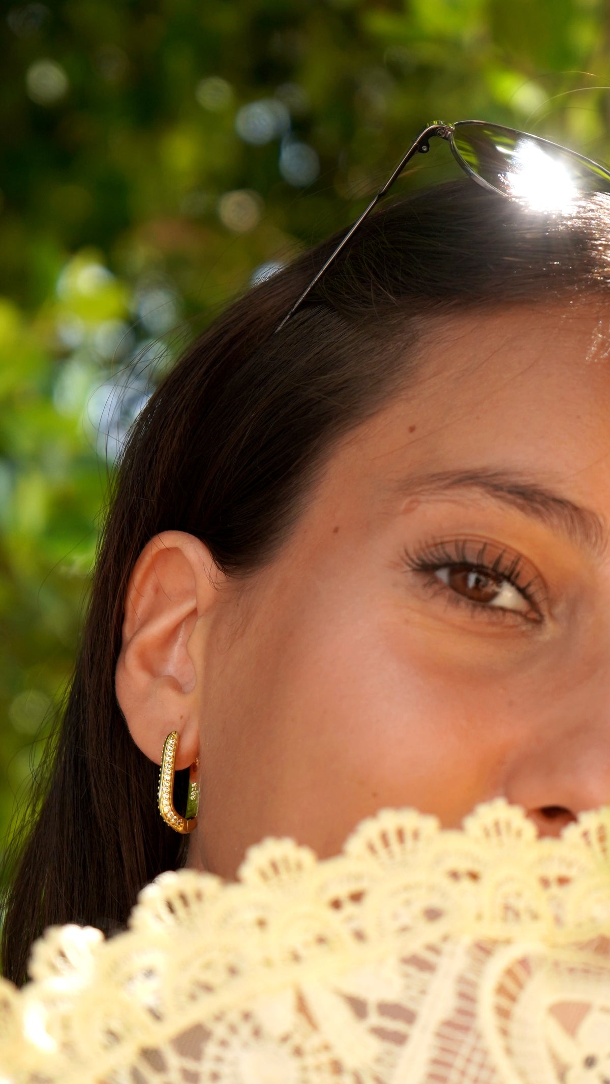Élise Pavé Oval Link Huggie Earrings