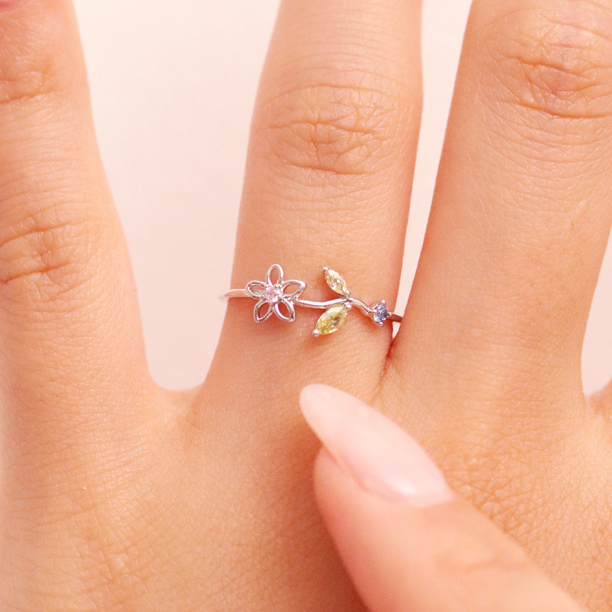 Peridot flower ring